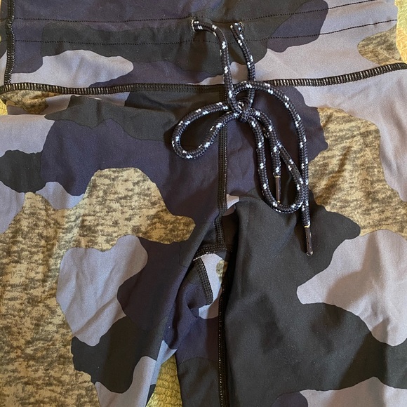 AERIE blue camo move high waisted leggings - Picture 3 of 4
